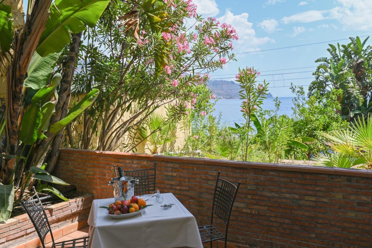 Hotel Baia Delle Sirene ตาออร์มินา ภายนอก รูปภาพ