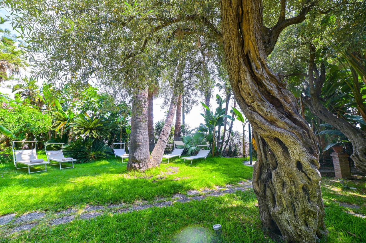 Hotel Baia Delle Sirene ตาออร์มินา ภายนอก รูปภาพ