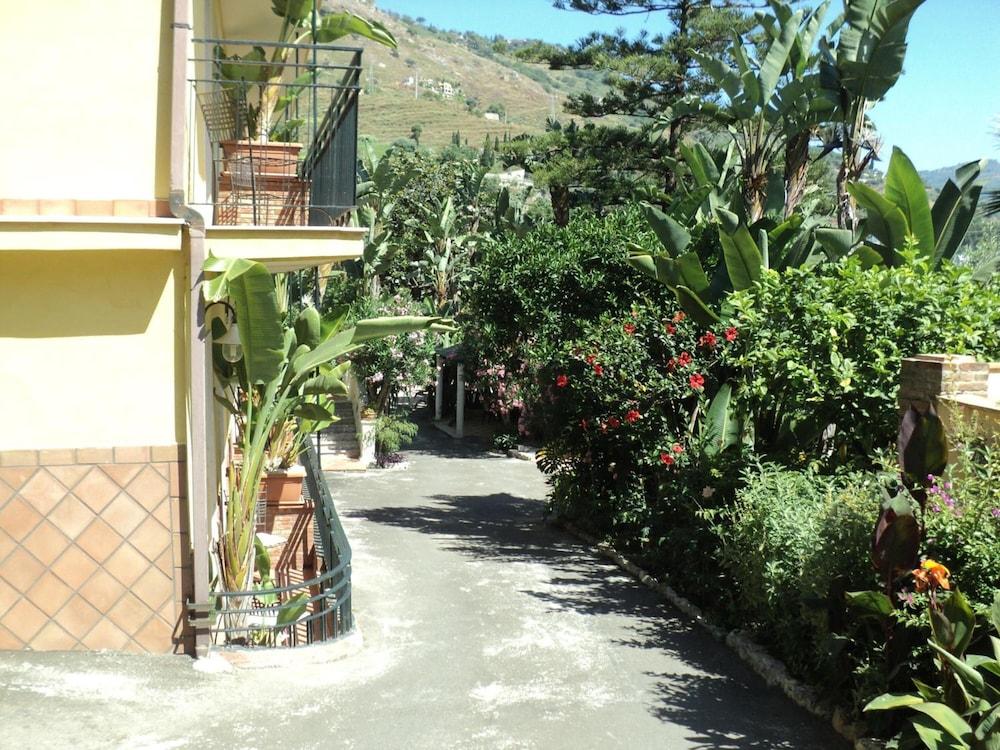 Hotel Baia Delle Sirene ตาออร์มินา ภายนอก รูปภาพ