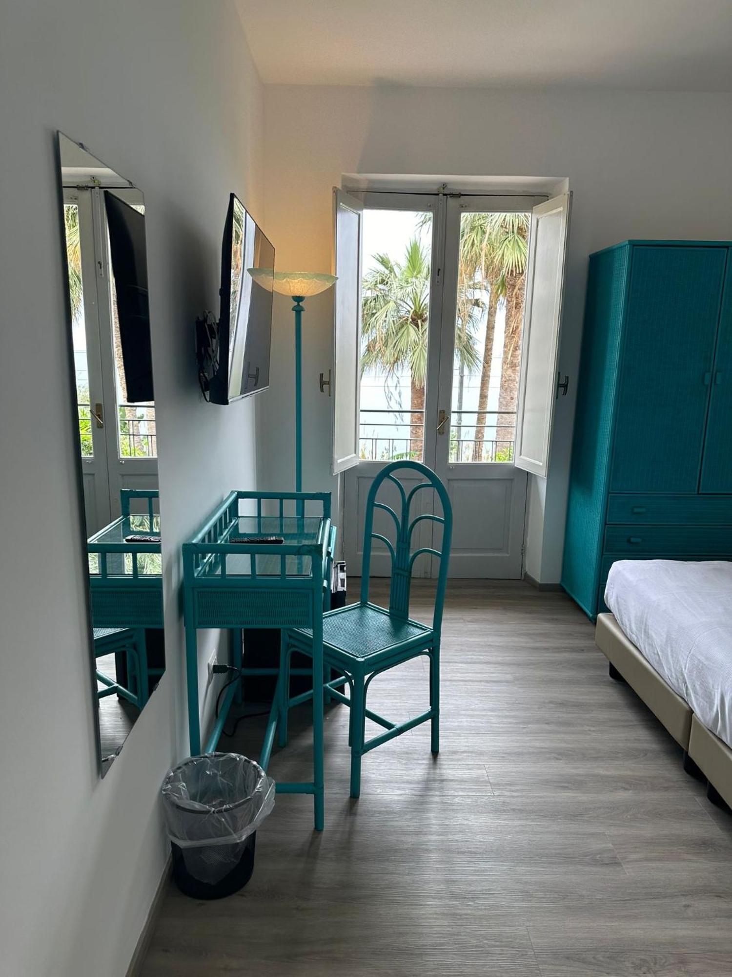 Hotel Baia Delle Sirene ตาออร์มินา ภายนอก รูปภาพ
