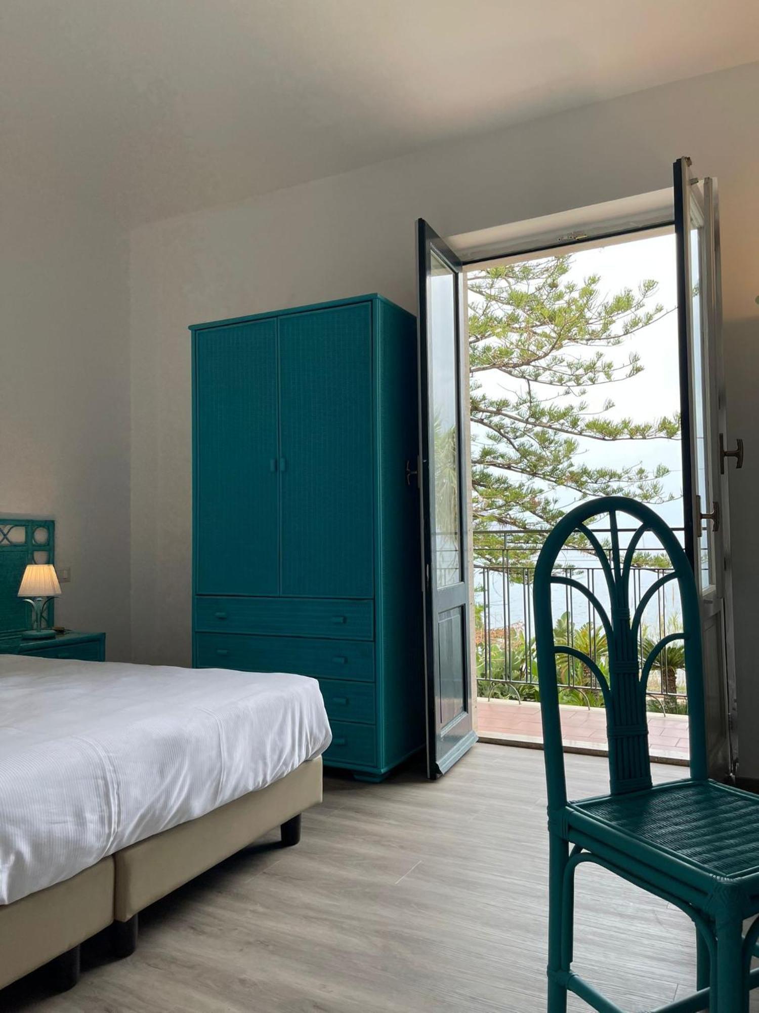 Hotel Baia Delle Sirene ตาออร์มินา ภายนอก รูปภาพ